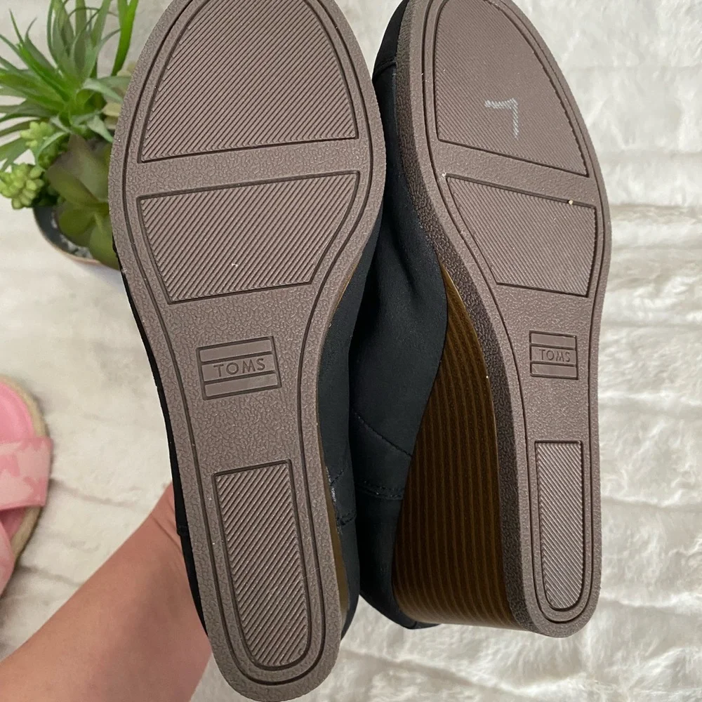 Like New Toms Ankle Boots